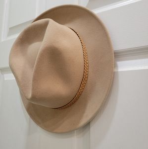 NWOT Urban Outfitters Wide Brim Fedora